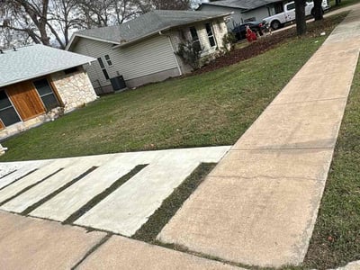 Lawn care service in Austin, 78745