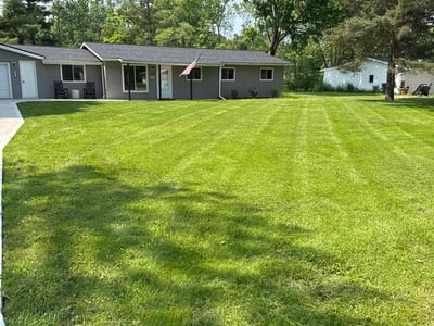 Lawn care service in Aurora, 44202
