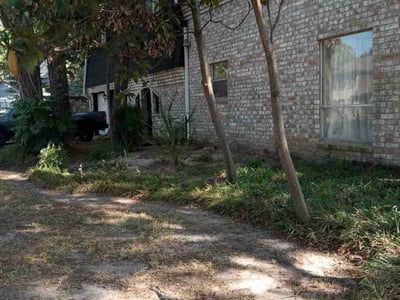 Lawn care service in , 