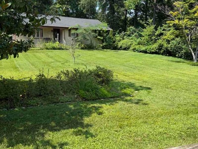 Lawn care service in Essex, 21221