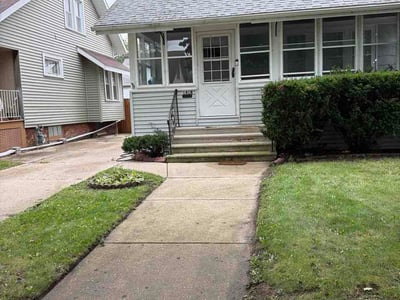 Lawn care service in Kenosha, 53143
