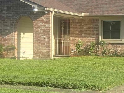 Lawn care service in Houston, 77078