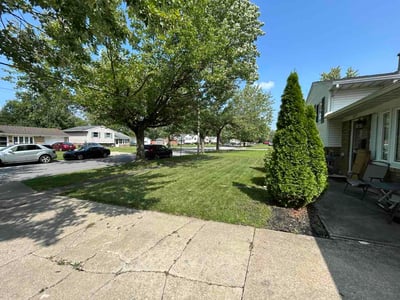 Lawn care service in Elyria, 44035
