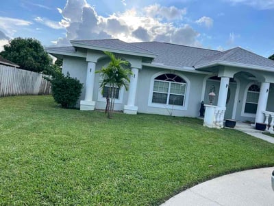 Lawn care service in Royal Palm Beach, 33411