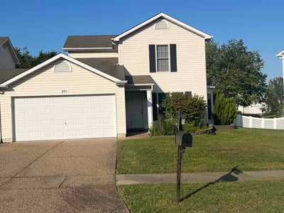 Lawn care service in Wentzville, 63385