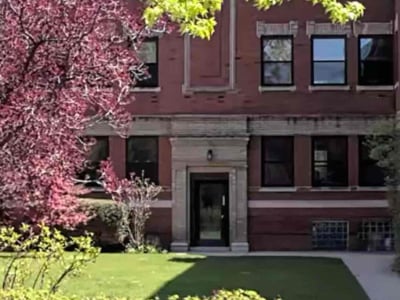 Lawn care service in Chicago, 60640