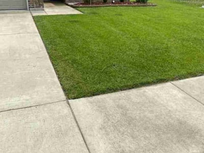 Lawn care service in Lafayette, 70506