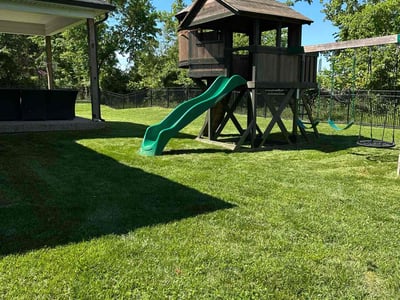 Lawn care service in Louisville, 40023
