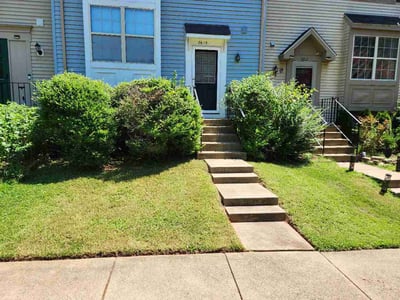 Lawn care service in Manassas, 20111