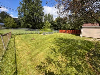 Lawn care service in Fort Wayne, 46825