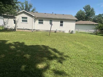 Lawn care service in Tulsa, 74114