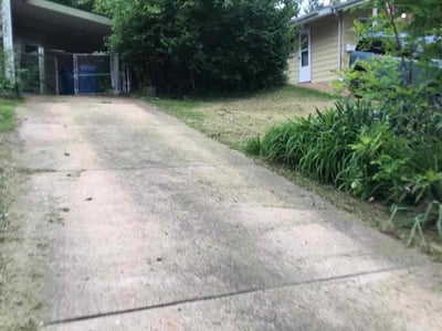 Lawn care service in Ballwin, 63021