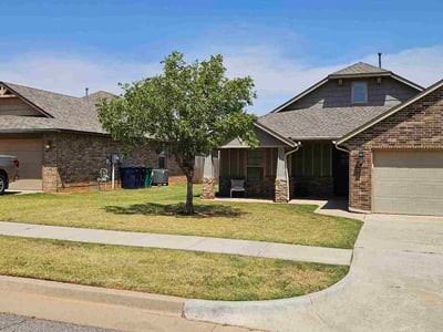 Lawn care service in Oklahoma City, 73179