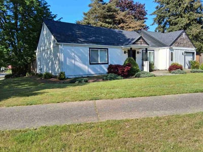 Lawn care service in Tacoma, 98407