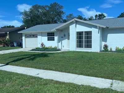 Lawn care service in Tampa, 33615