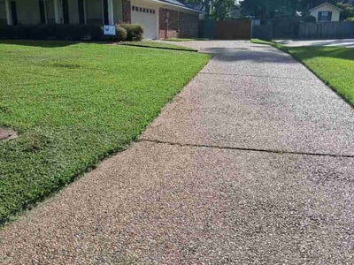 Lawn care service in Shreveport, 71106