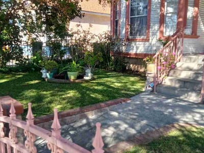 Lawn care service in Los Angeles, 90031