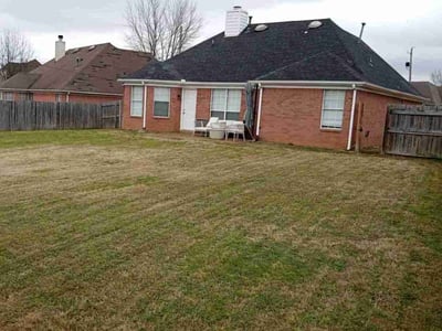 Lawn care service in Memphis, 38125