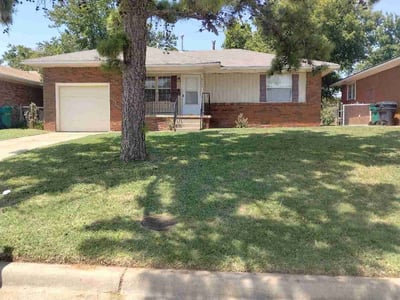Lawn care service in Oklahoma City, 73112