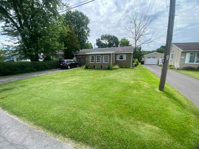 Lawn care service in Salina, 13088