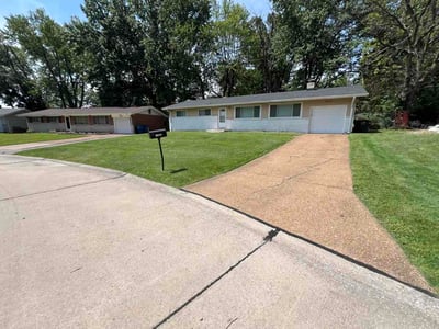 Lawn care service in St. Louis, 63138