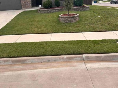 Lawn care service in White Settlement, 76108