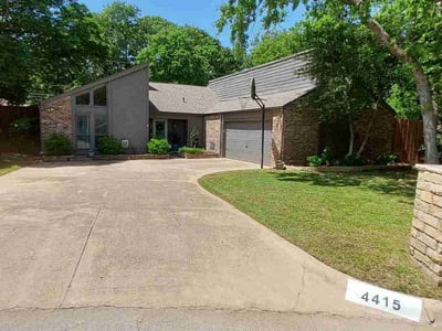 Lawn care service in Arlington, 76017