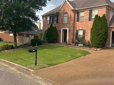 Lawn care service in Memphis, 38016