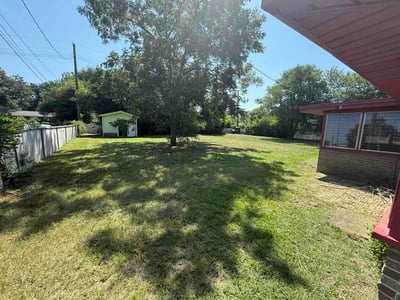 Lawn care service in Columbus, 39702