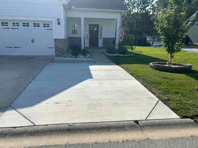Lawn care service in Chapin, 29036