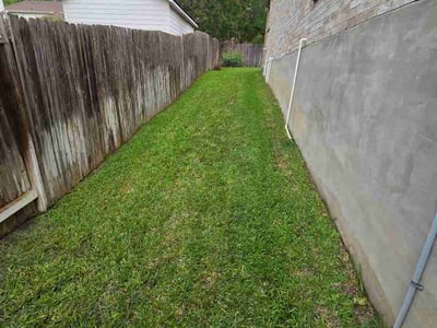 Lawn care service in San Antonio, 78258