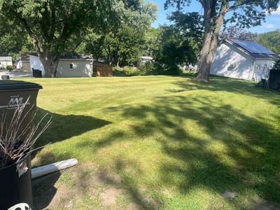 Lawn care service in West Des Moines, 50265