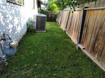 Lawn care service in San Antonio, 78227