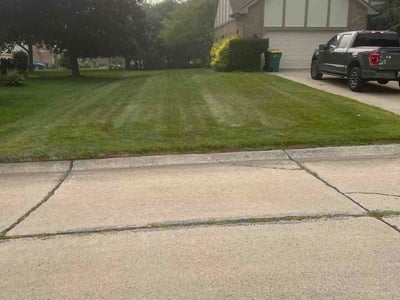 Lawn care service in Farmington Hills, 48335