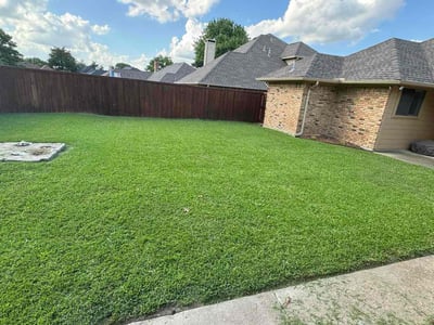 Lawn care service in DeSoto, 75115