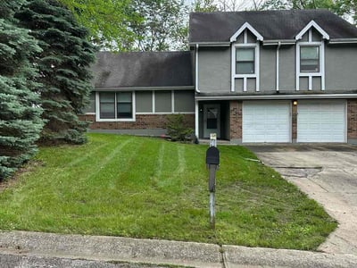 Lawn care service in Blue Springs, 64015