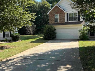 Lawn care service in McDonough, 30253