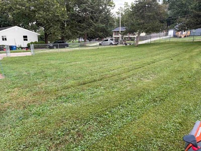 Lawn care service in Des Moines, 50315