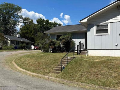 Lawn care service in Oak Ridge, 37830