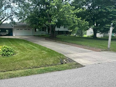 Lawn care service in Norton, 44203