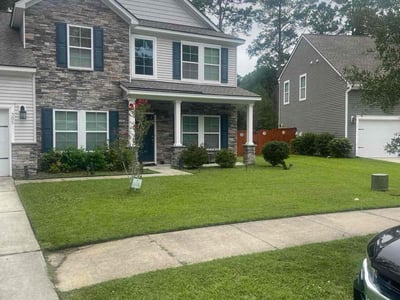 Lawn care service in Charleston, 29414