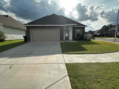 Lawn care service in Lafayette, 70507
