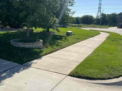 Lawn care service in Saginaw, 76131
