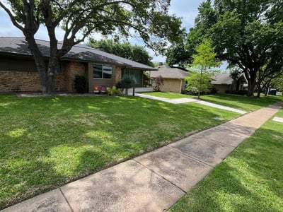 Lawn care service in Dallas, 75214