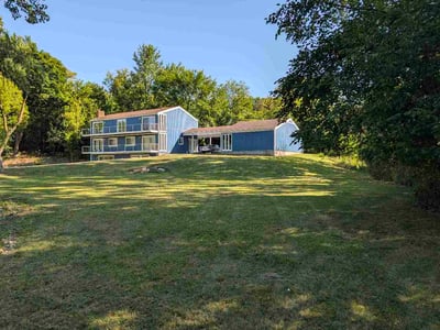 Lawn care service in Bloomfield Hills, 48301