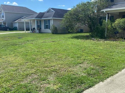 Lawn care service in Denham Springs, 70706