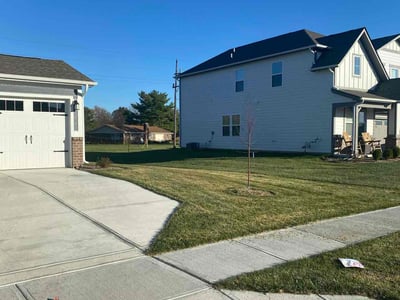 Lawn care service in Avon, 46123