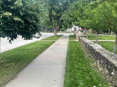 Lawn care service in Kansas City, 64110
