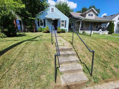 Lawn care service in Louisville, 40208