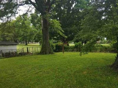 Lawn care service in Memphis, 38109